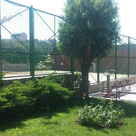 Apartment Private One-bedroom In Green Fort *