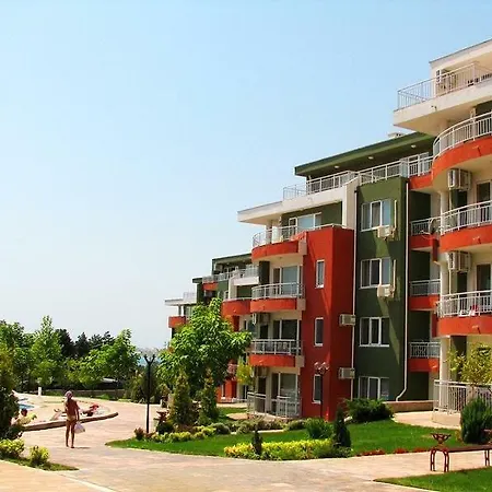 Apartment Private One-bedroom In Green Fort *
